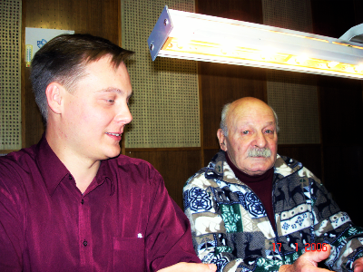 Александр Чернышов и Леонид Завальнюк в студии Радиодома на Пятницкой, 25 записывают передачу "Музыка победы" 2006 год